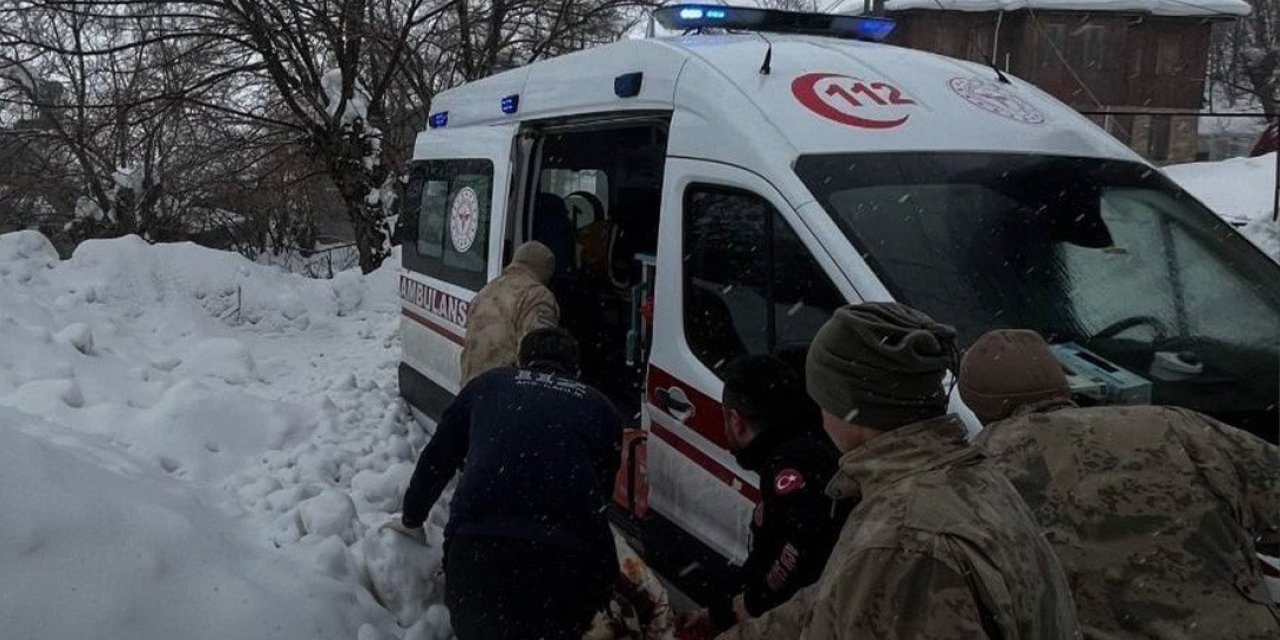 Kemaliye’de toprak kayması: 1 işçi hayatını kaybetti