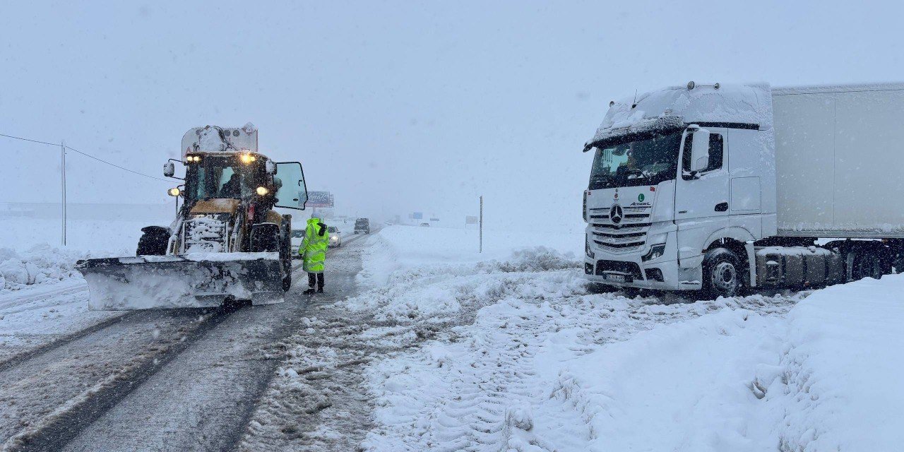 Erzincan-Sivas ve Erzincan-Erzurum yolunda tipi engeli