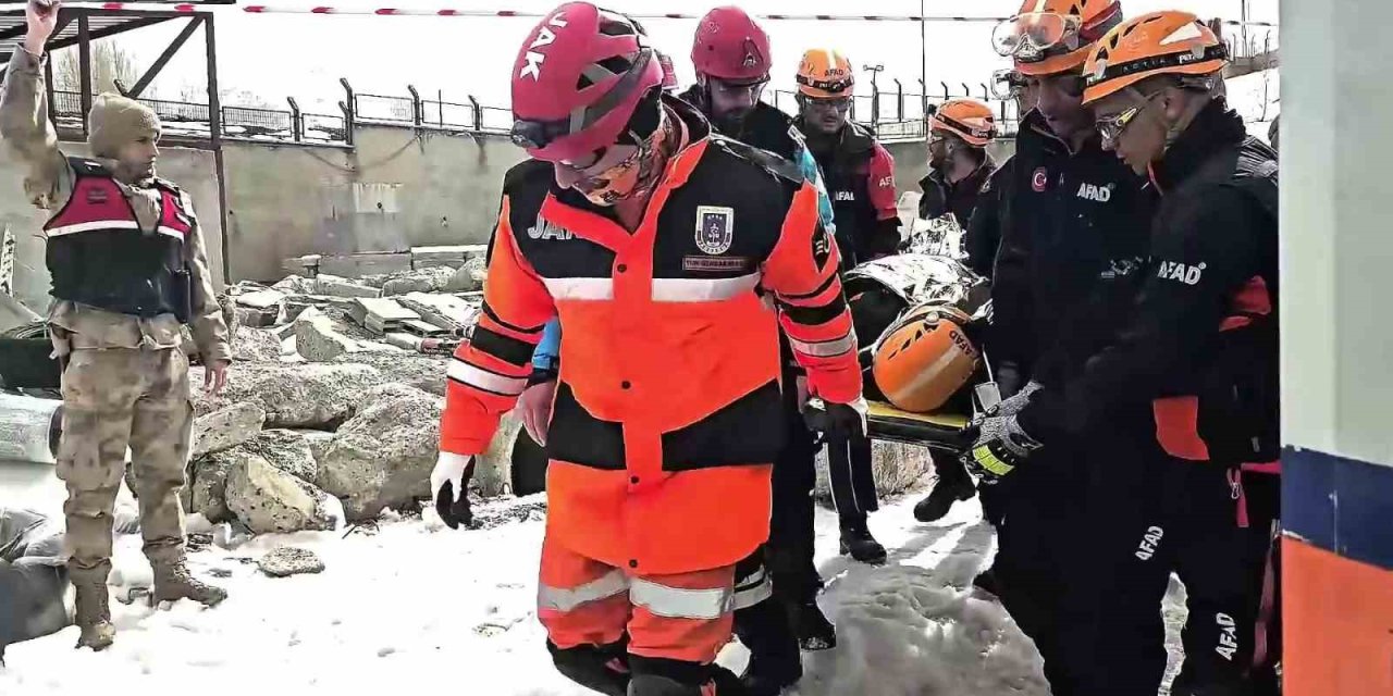JAK timinden ağır kış şartlarına müdahale tatbikatı