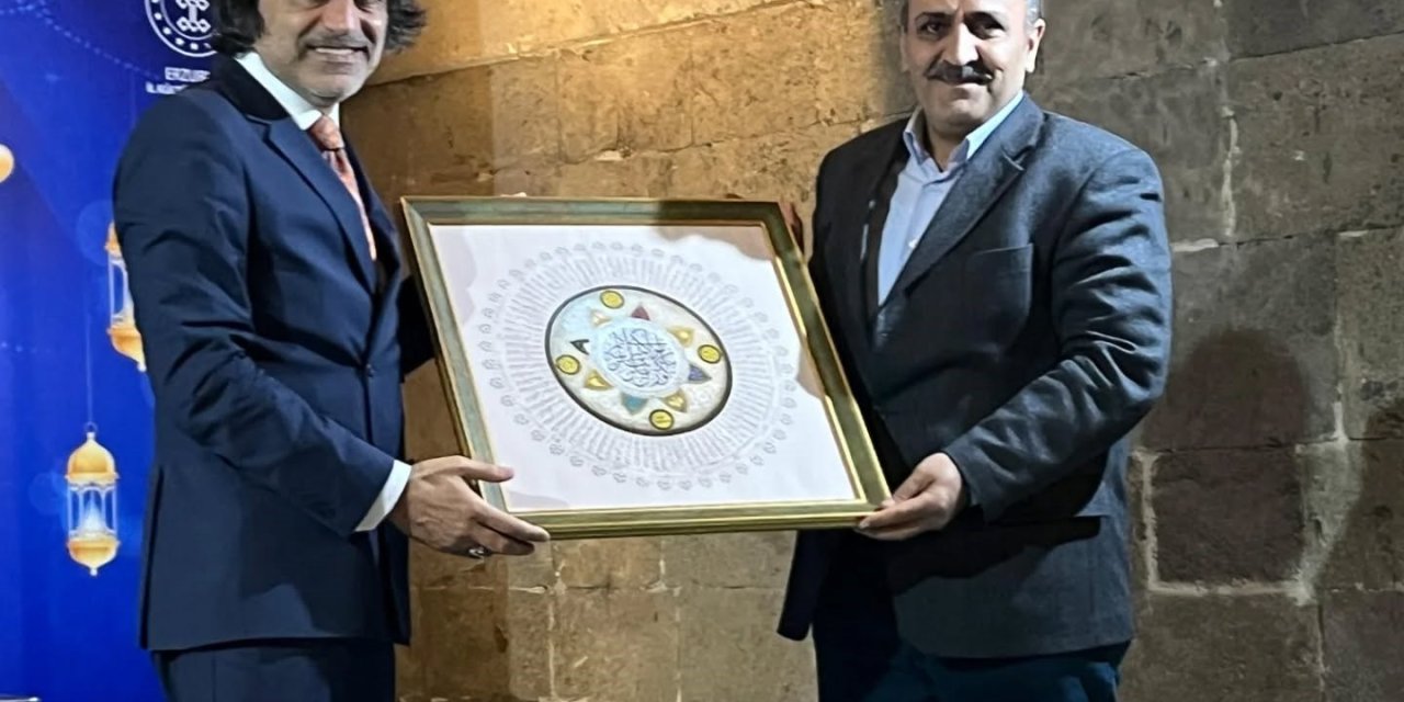 Yakutiye Medresesi’nde, tefekkür dolu bir buluşma