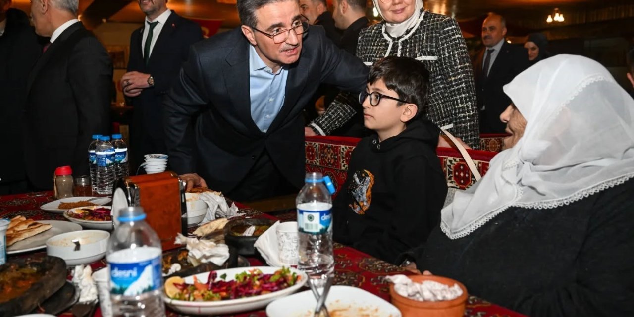 Vali Baruş, EMŞAV ile iftar yaptı