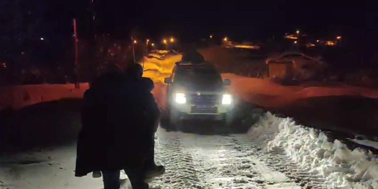 Muş’ta kapanan köy yolu şeker hastası için açıldı