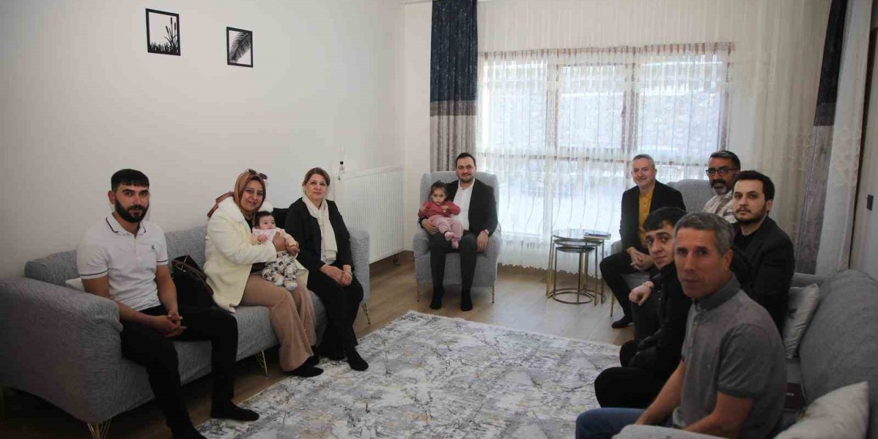 AK Parti Elazığ teşkilatı, iftar ve sahurda vatandaşlarla sofrada buluştu