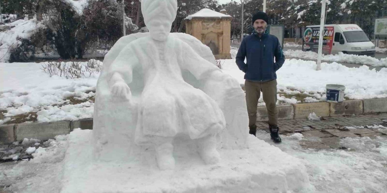 Erzincan’da kardan adam değil, kardan padişah