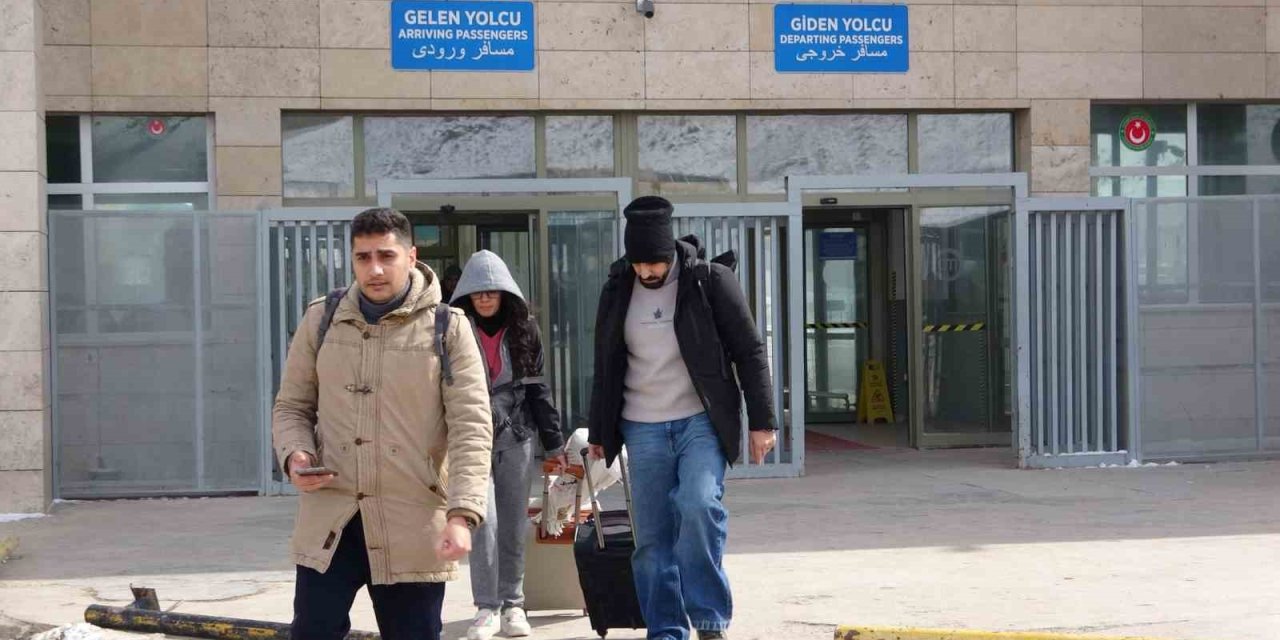 Kapıköy Gümrük Kapısı’nda geçişler kontrollü sürüyor