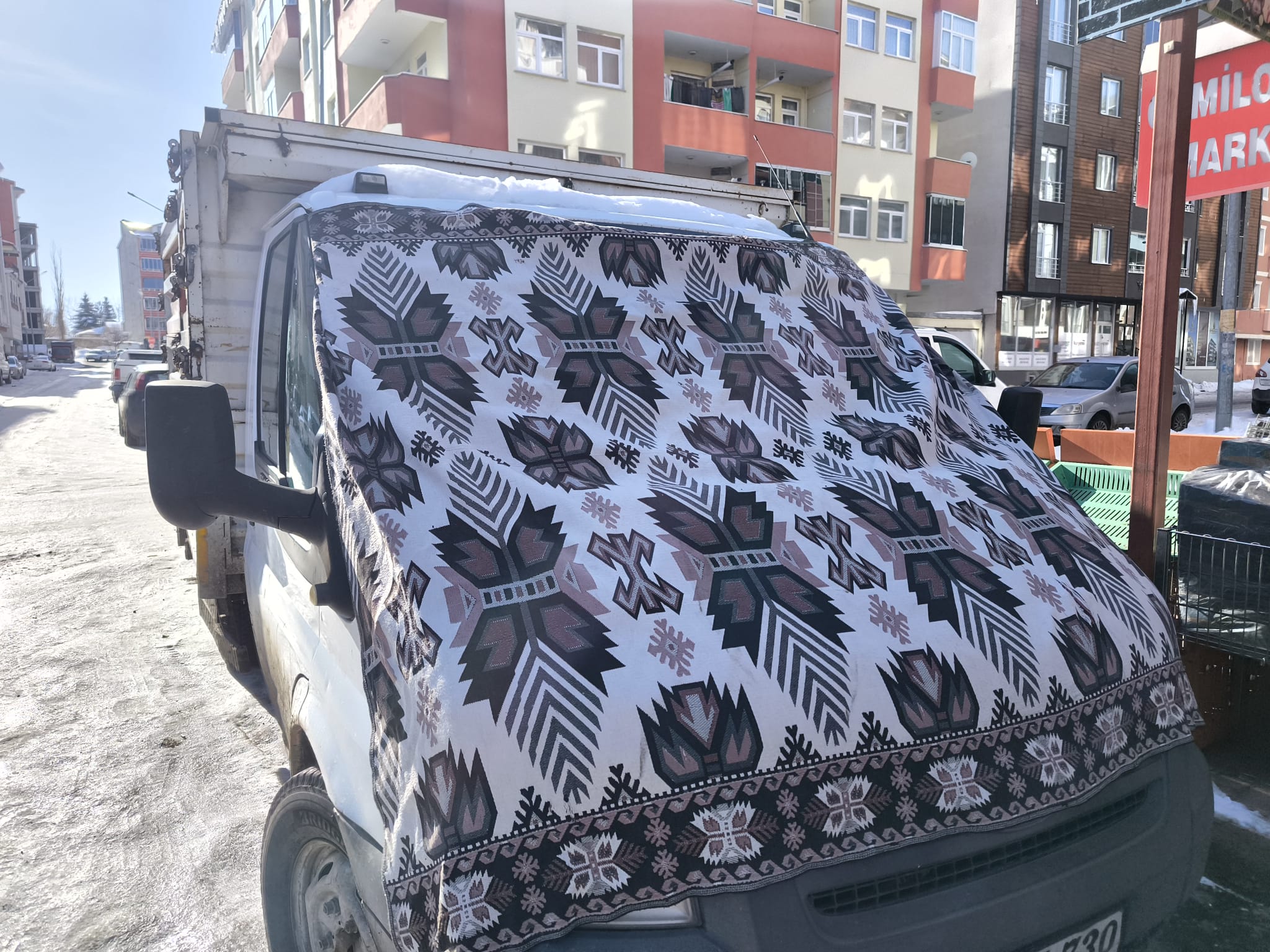 Kars eksi 17’yi gördü, kent buz tuttu