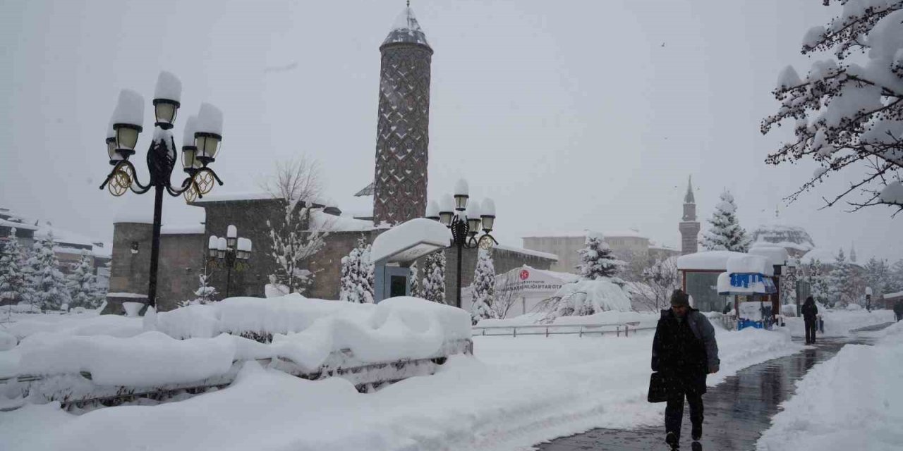 Gece kar yağışı bekleniyor