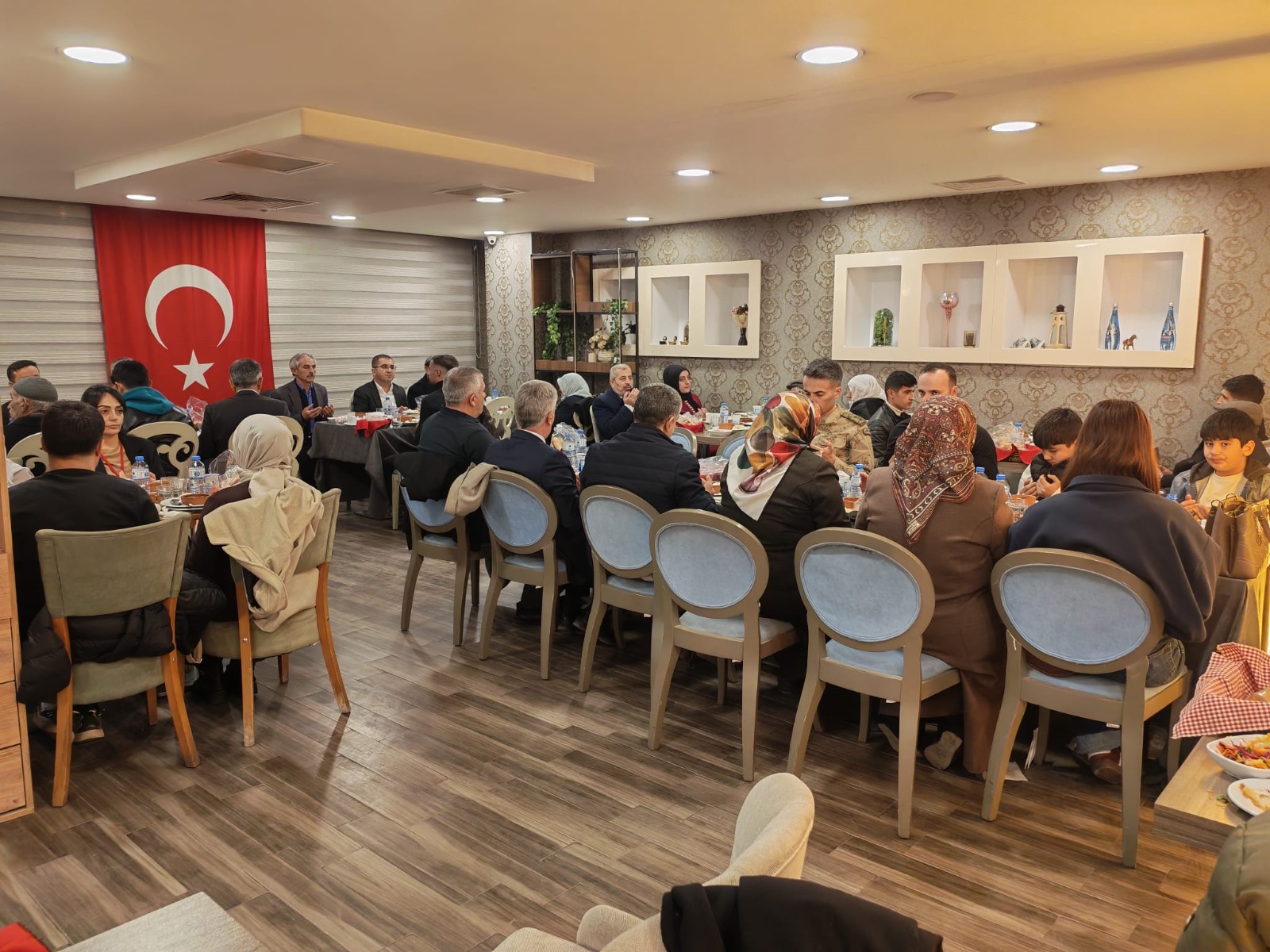 Kağızman’da şehit aileleri ve gaziler onuruna iftar yemeği verildi