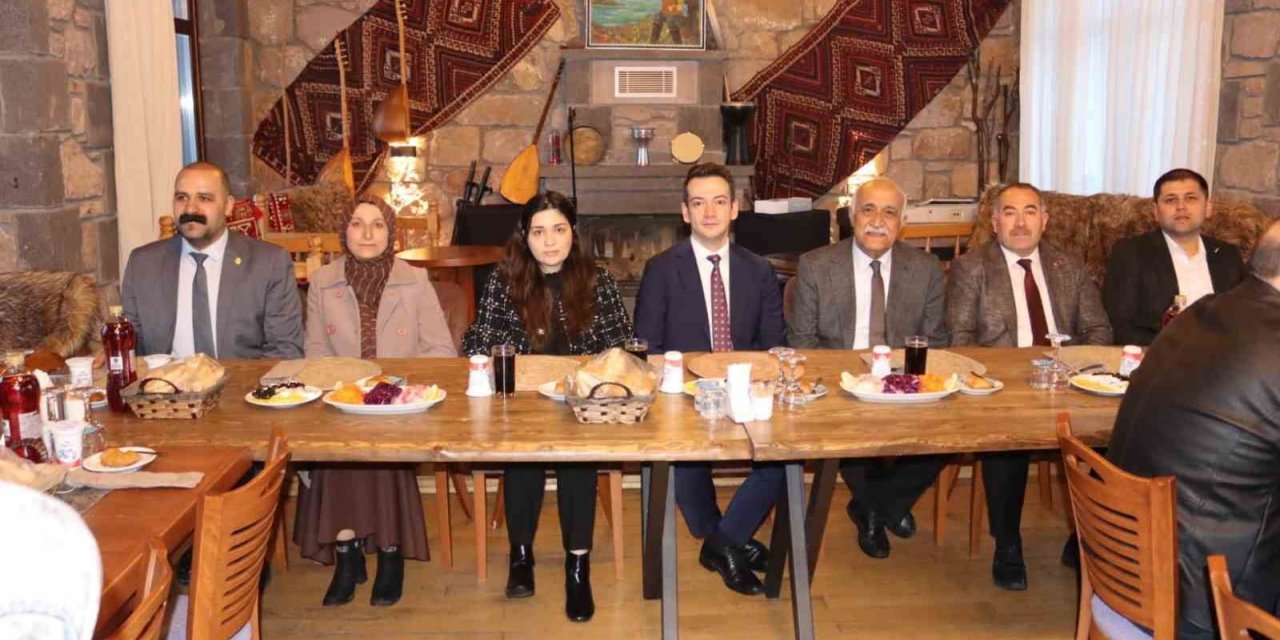 Çıldır’da şehit yakınları ve gaziler iftar sofrasında buluştu