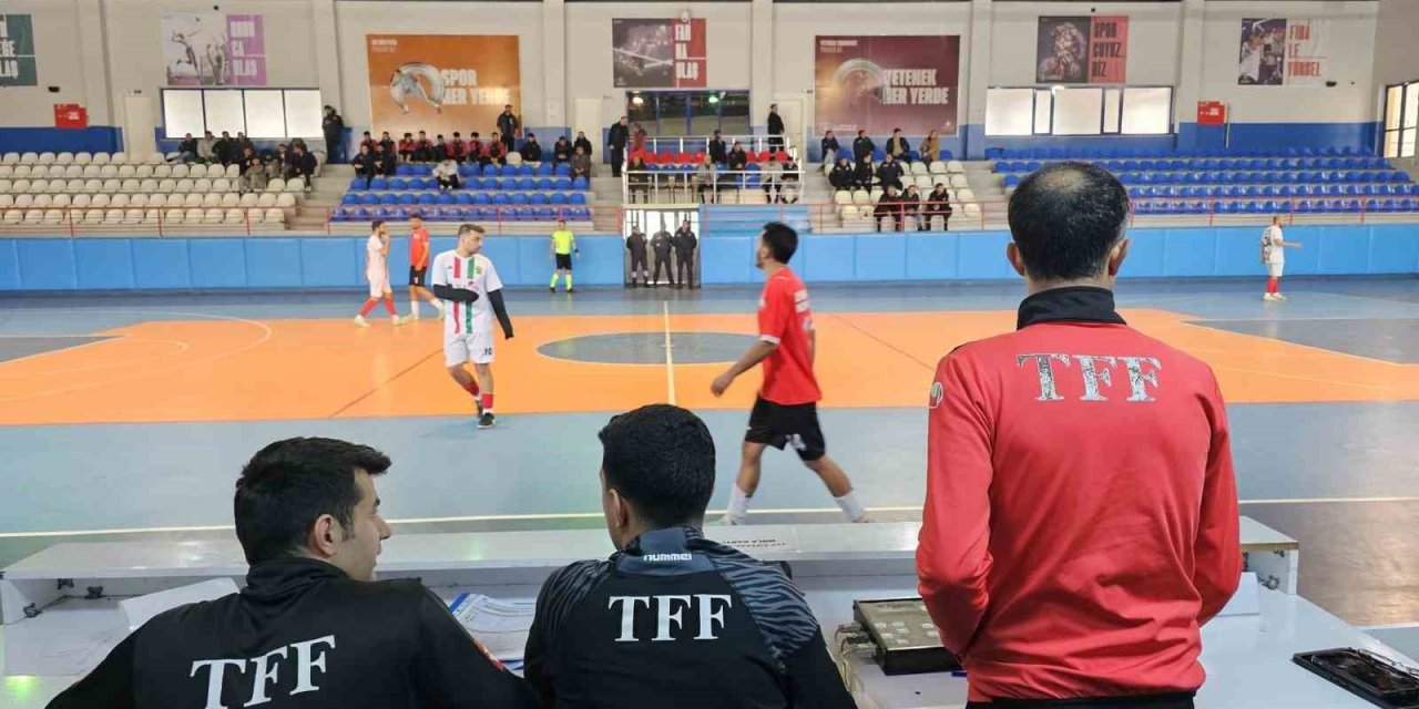 TFF Futsal Ligi Tatvan Etabı devam ediyor