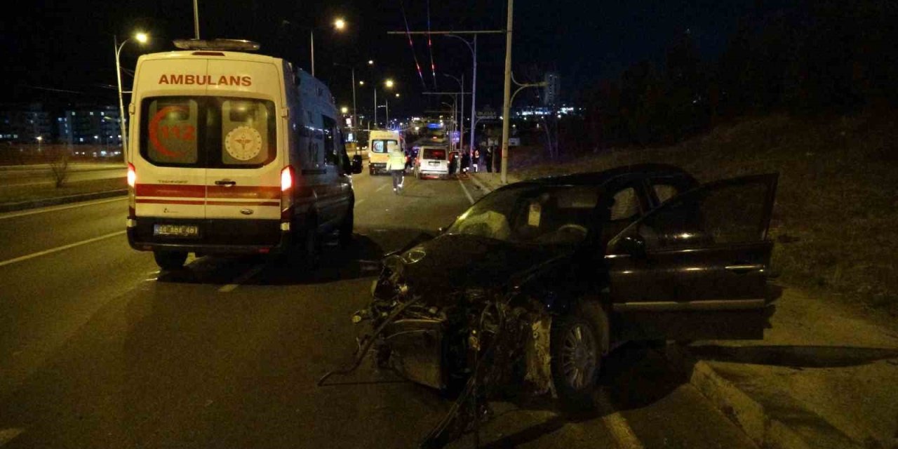 Malatya’da üç aracın karıştığı kazada 4 kişi yaralandı