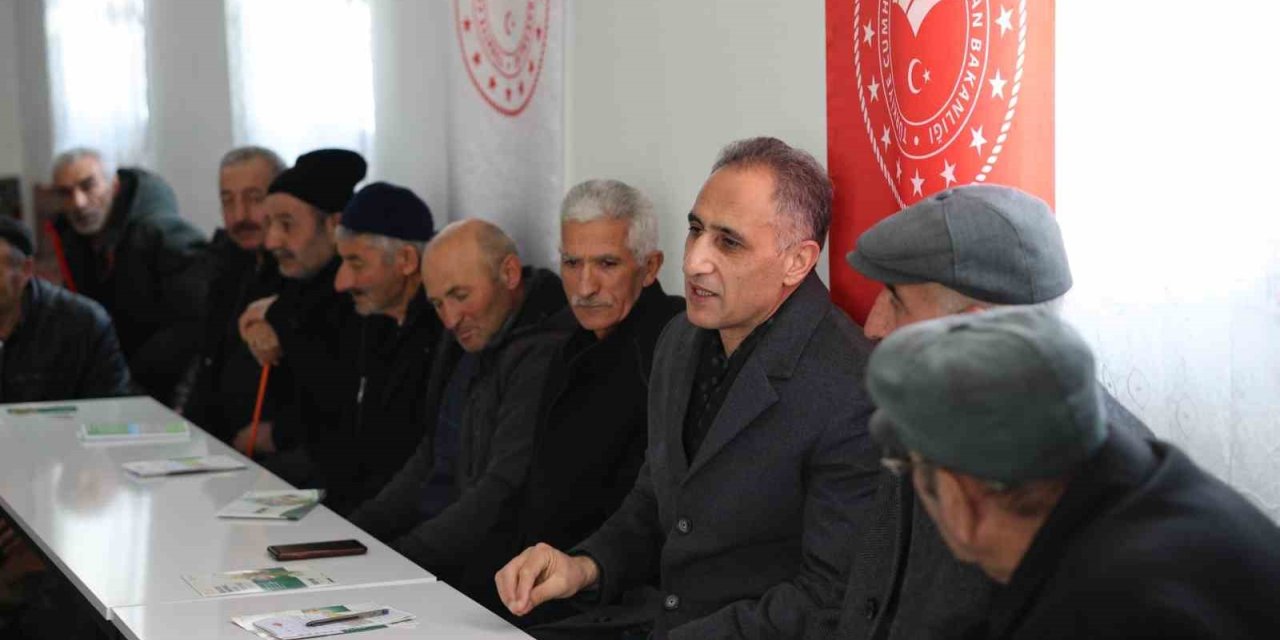 Kars’ta Tarım ve Orman Müdürlüğü üreticilerle buluşmayı sürdürüyor
