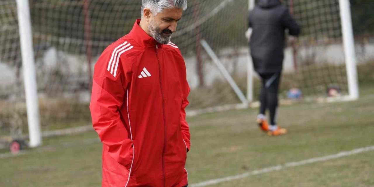 Yeşilyurtspor Teknik Direktörü Murat Yıldırım: "Takım henüz yüzde 60 seviyesinde"