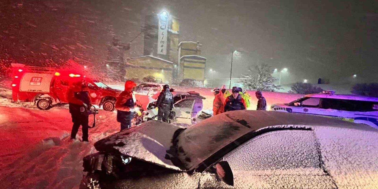 Bitlis’te trafik kazası: 2’si çocuk 7 kişi yaralandı