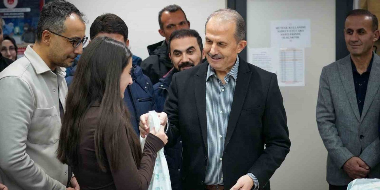 Vali Taşyapan’dan Diyanet Gençlik Etüt Merkezi’ne ziyaret