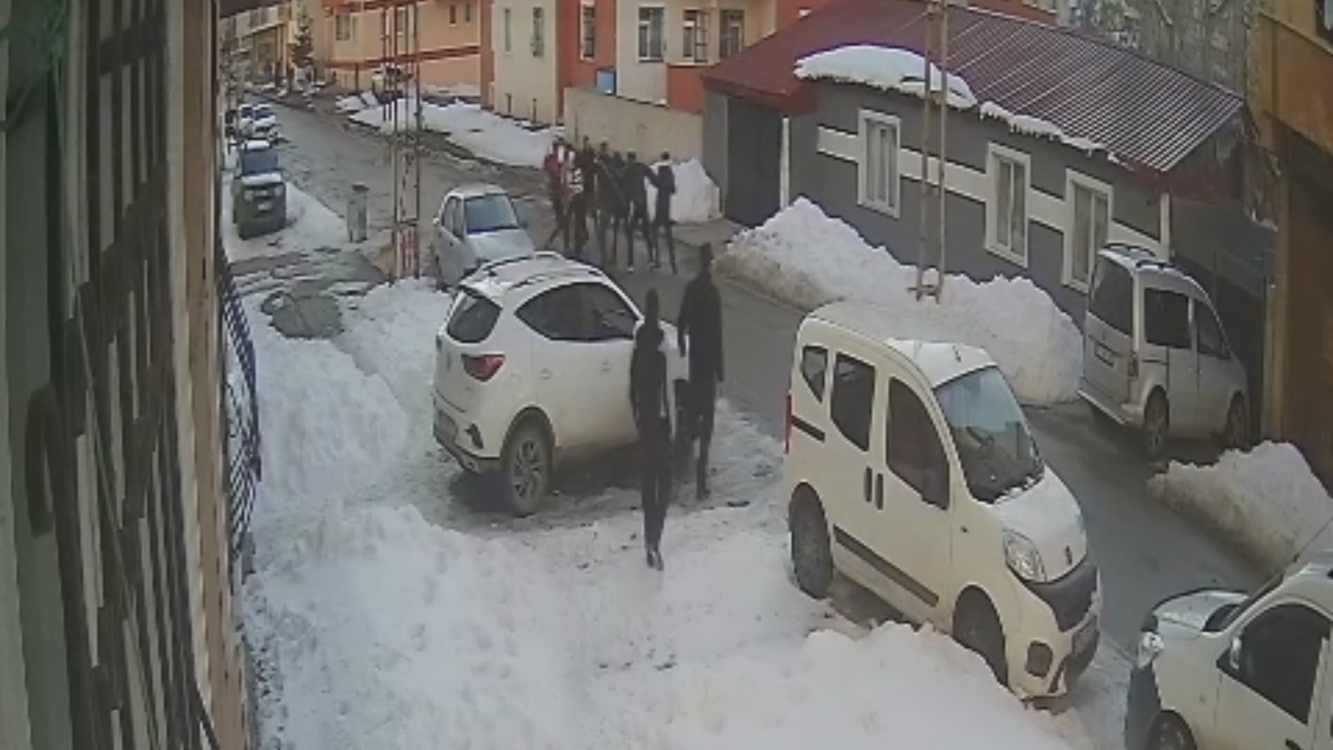 Kars’ta iftara dakikalar kala sokak kavgası: 2 yaralı