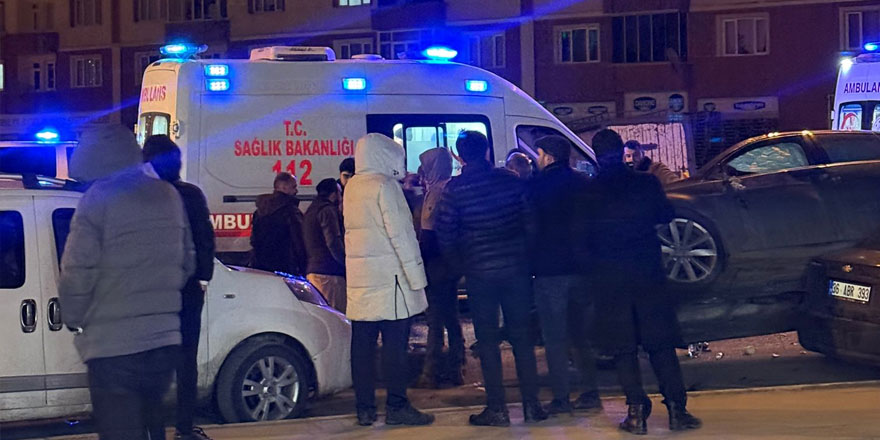 Kars’ta gece yarısı zincirleme kaza: 3 yaralı