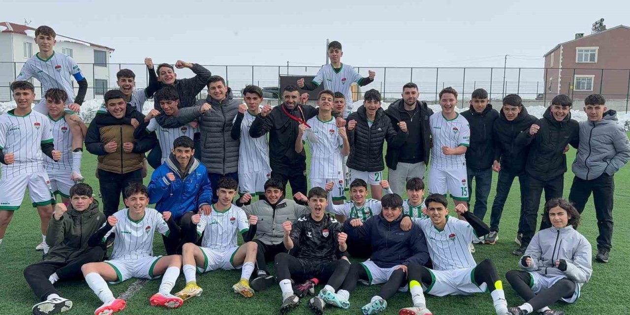 Kars 36 Spor U16 takımı şampiyon oldu, Türkiye Finalleri’ne katılacak