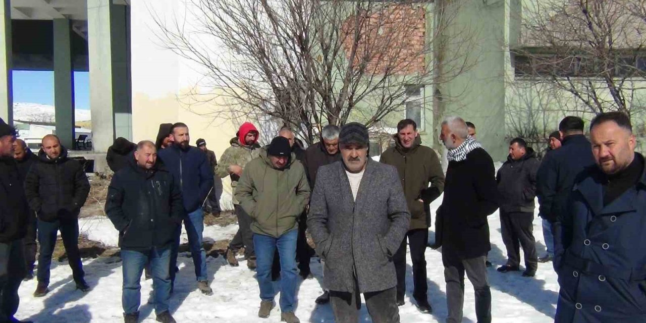 Kars’ta vatandaşların taş ocağı tepkisi