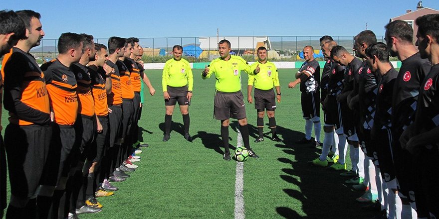 Kars’ta "Kurumlar Arası Futbol Turnuvası" start aldı