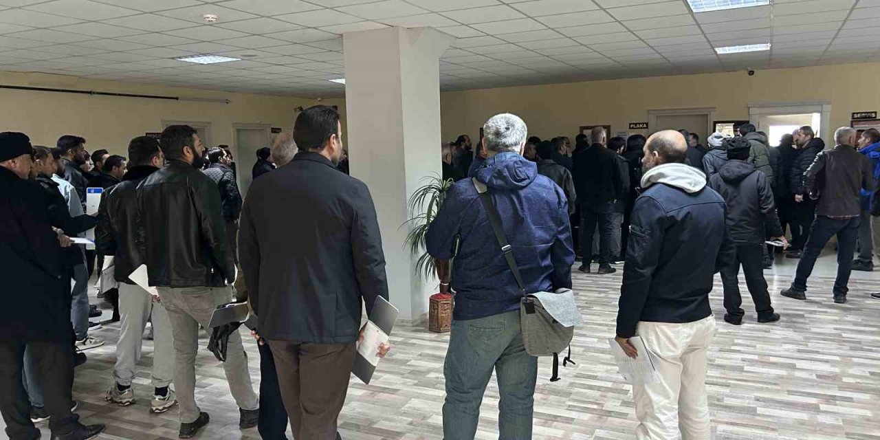 APP plaka değişiminde süre uzatıldı yoğunluk azalmadı