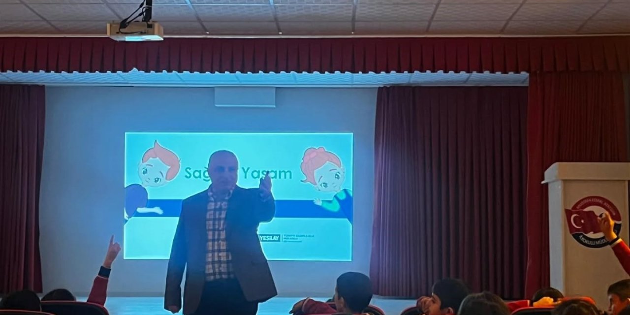 Kars’ta öğrencilere "Teknoloji Bağımlılığı ve Sağlıklı Yaşam" semineri