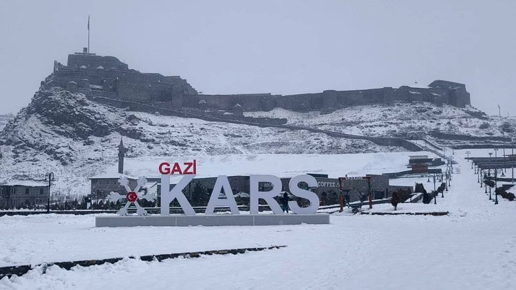 Kars’ın kış güzelliği kadraj dışı bırakıldı: Müdürlükten Kars'a darbe!