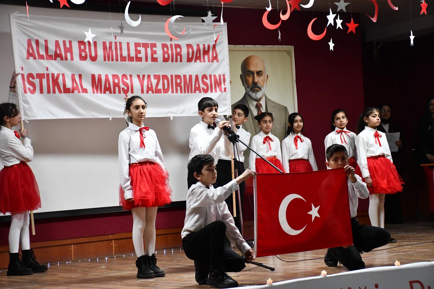 Sarıkamış’ta İstiklal ruhu: 105’inci yıl dönümünde Mehmet Akif Ersoy anıldı