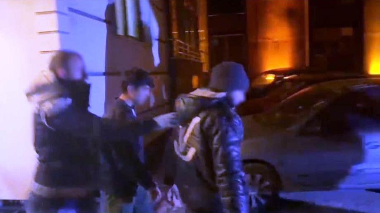 Kars-Ardahan yolunda 'şüpheli' alarmı: 2 düzensiz göçmen yakalandı