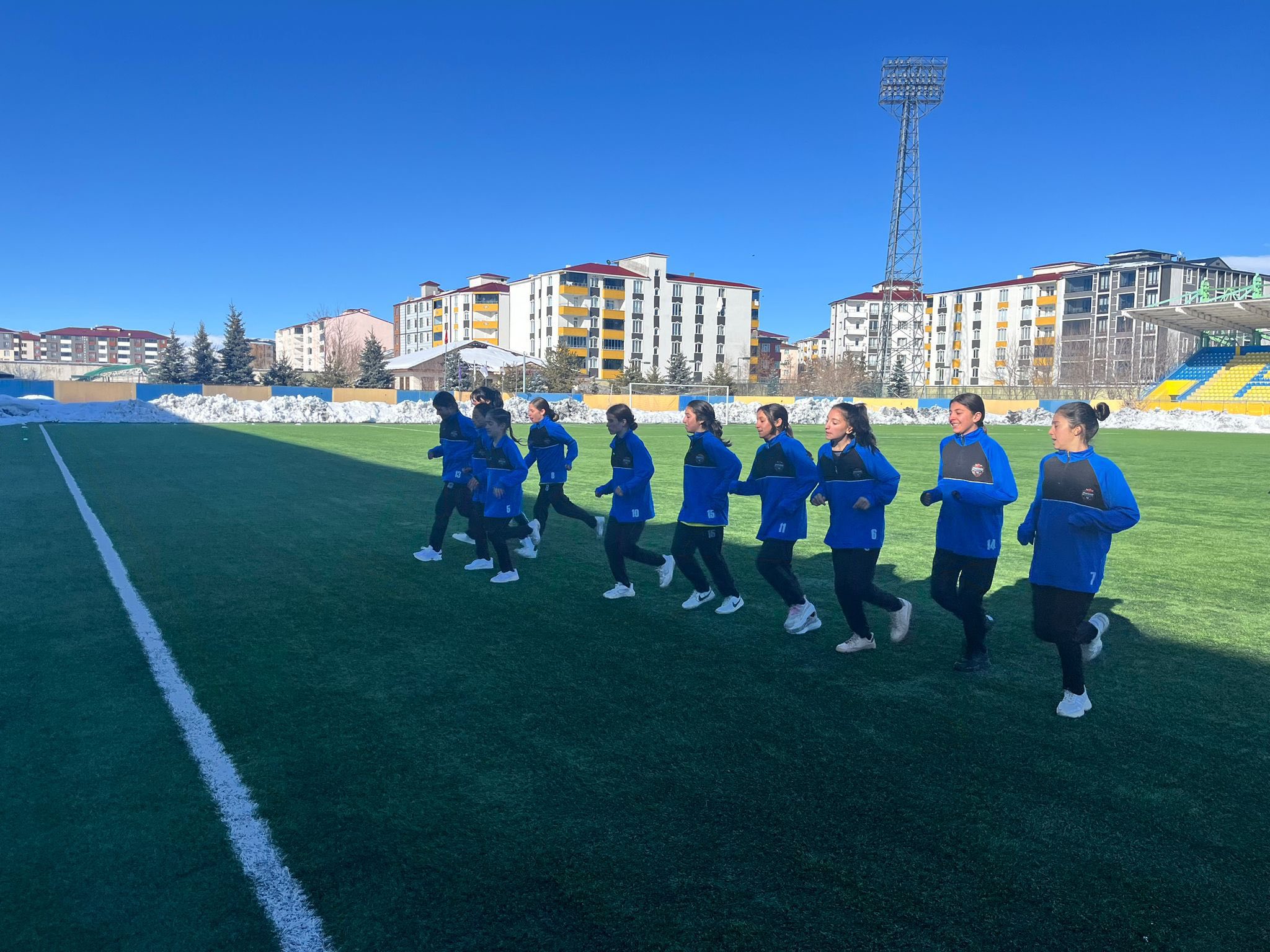 Digor’un 'Altın Kızları' Ağrı’da tarih yazdı