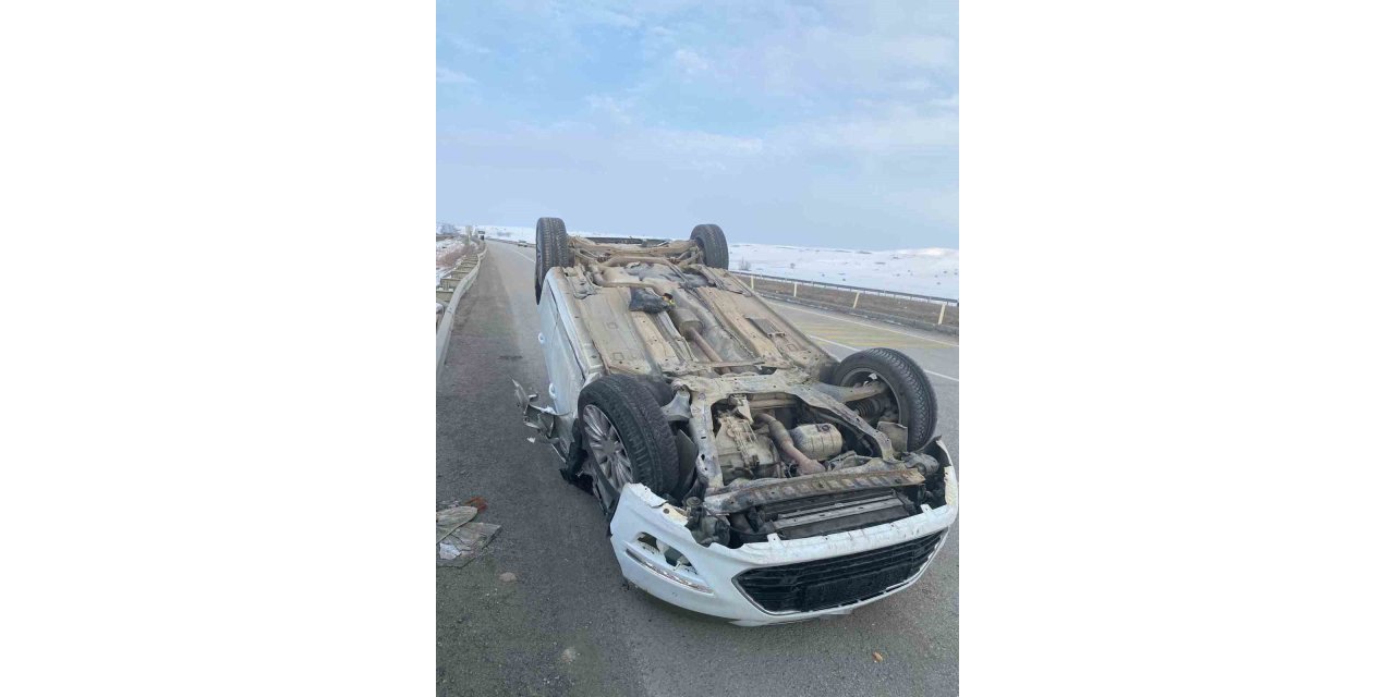 Aşkale’de trafik kazası: Otomobil takla attı, 2 kişi yaralandı