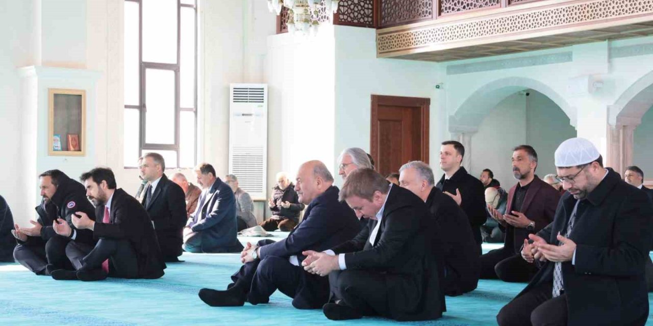 Depremde vefat edenler Mevlid programıyla anıldı