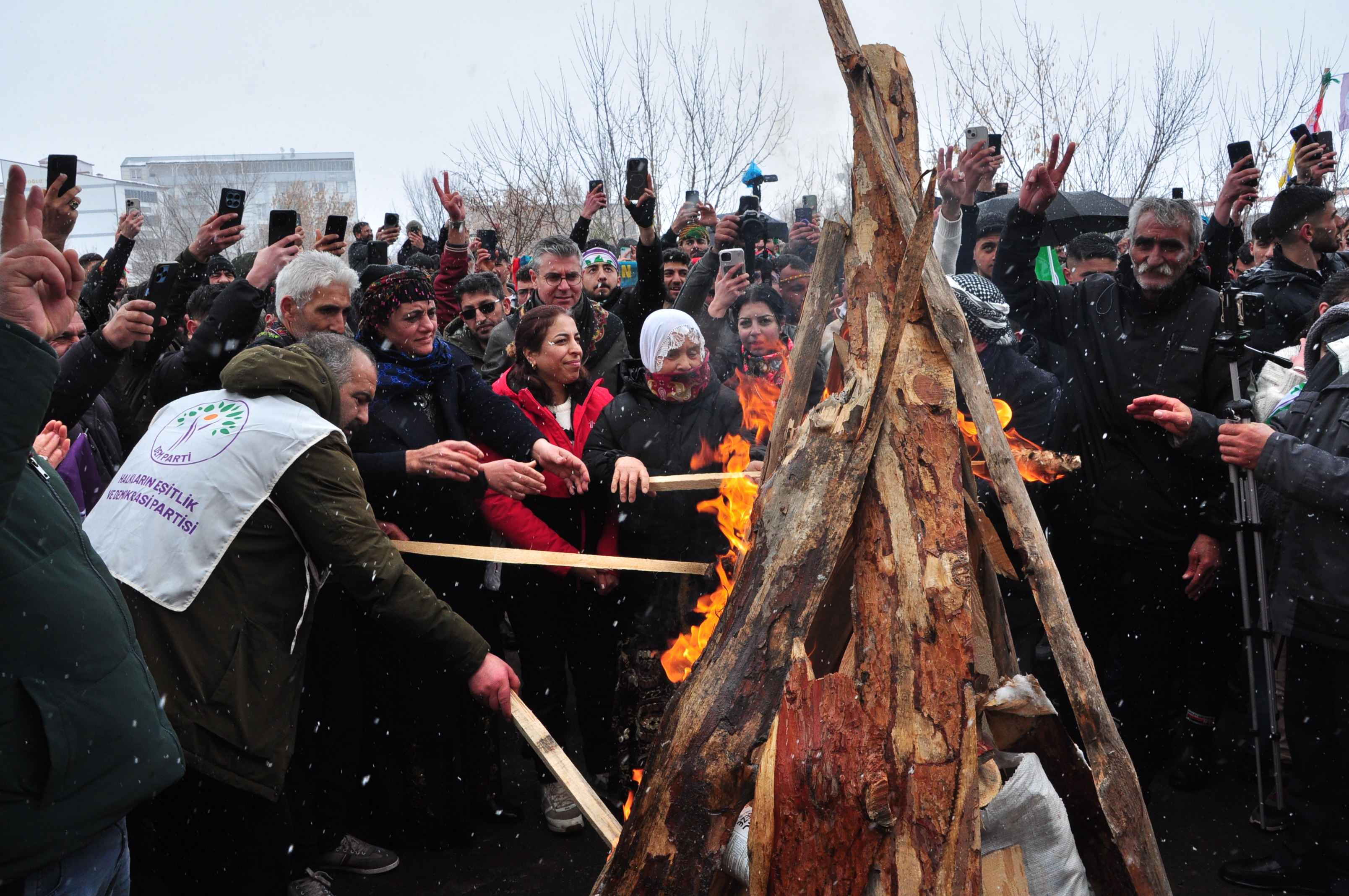 Kars’ta kar altında Nevruz etkinliği düzenlendi