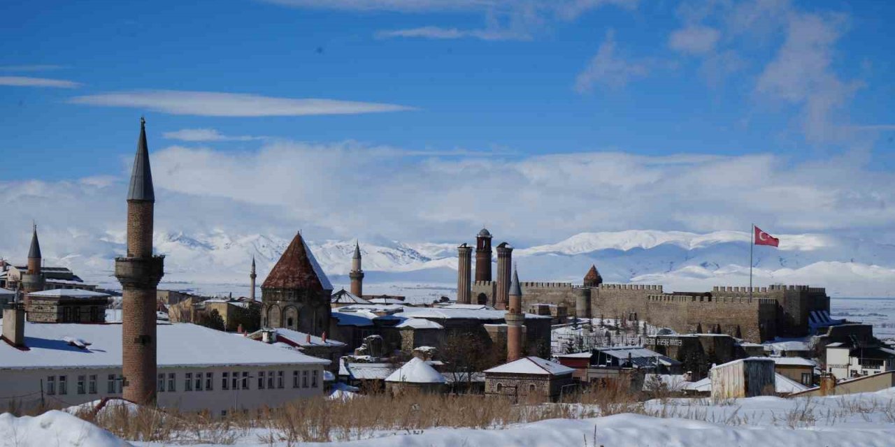 Bir diplomatik ricadan doğan teşebbüs: Erzurum’da İranlı çocuklar için mektep girişimi