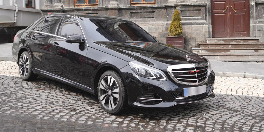 Azerbaycan Başkonsolosluğundan Kars Belediyesine makam aracı