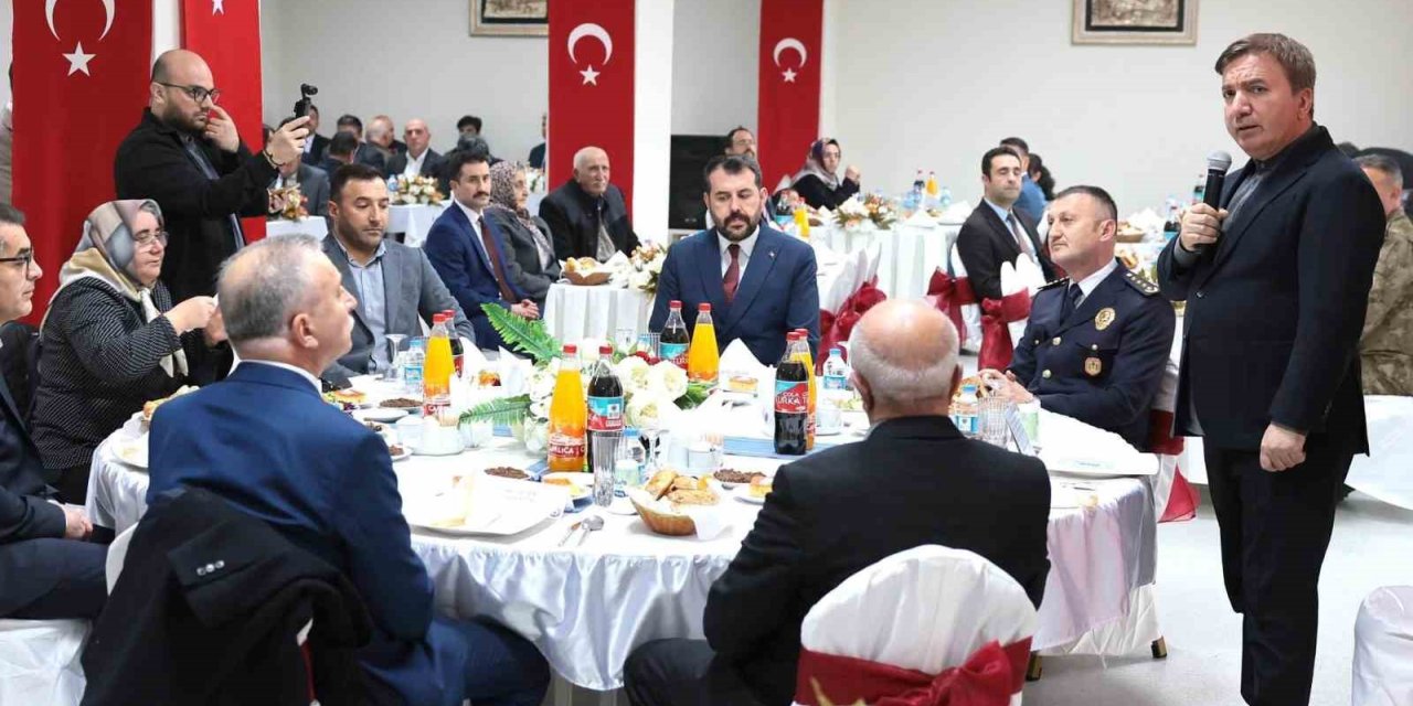 Vali Aydoğdu, Erzincan’da şehit aileleri ve gazilerle iftarda buluştu