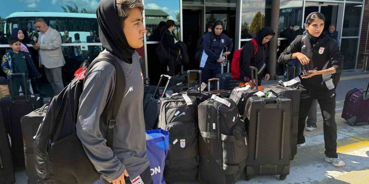 İran kadın milli futbol takımı Iğdır’da