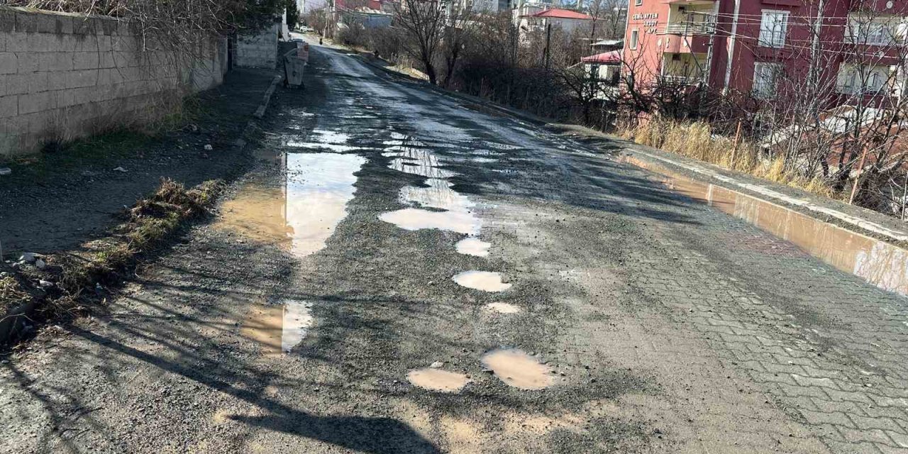 Kağızman’da yol çilesi yıllardır çözüme kavuşmadı