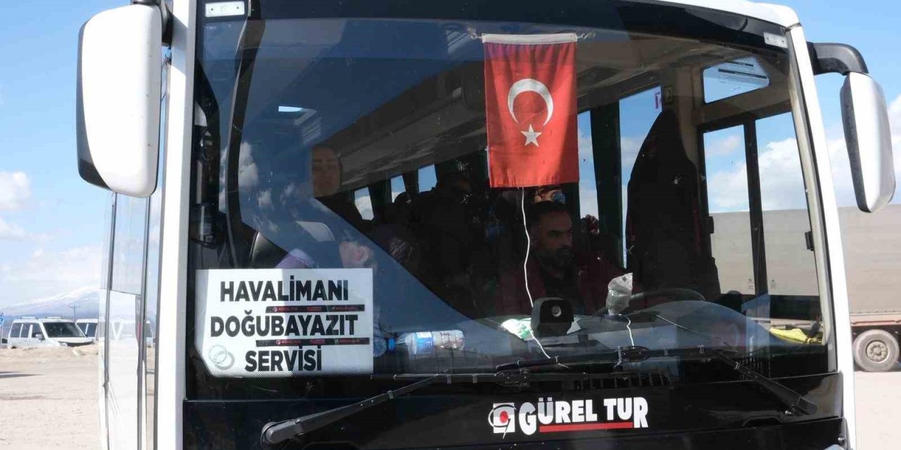 İran Kadın Milli Takımı Gürbulak Sınır Kapısı’ndan ülkelerine geçti