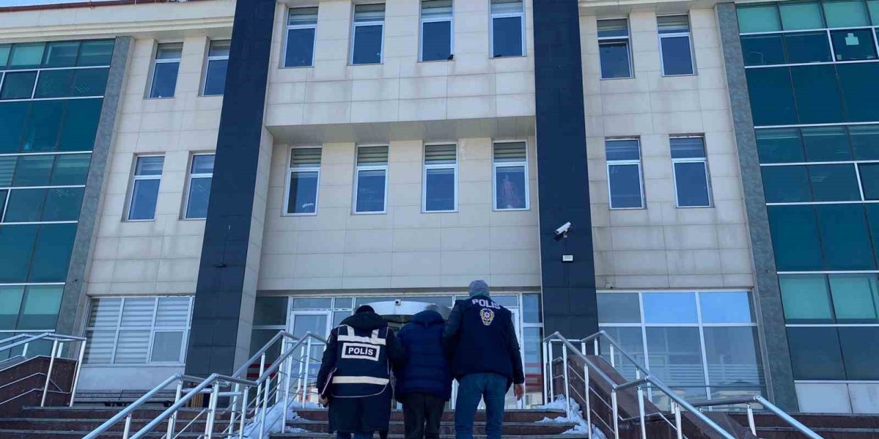 Kars’ta aranan şahıslara operasyon: 3 hükümlü yakalandı