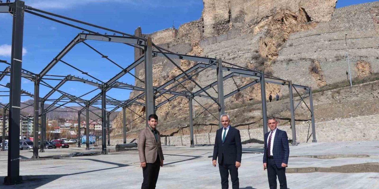 Oltu’da modern kapalı pazar yeri projesi devam ediyor