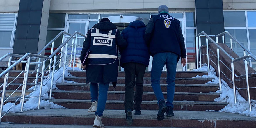 Kars'ta aranan şahıslara şafak operasyonu