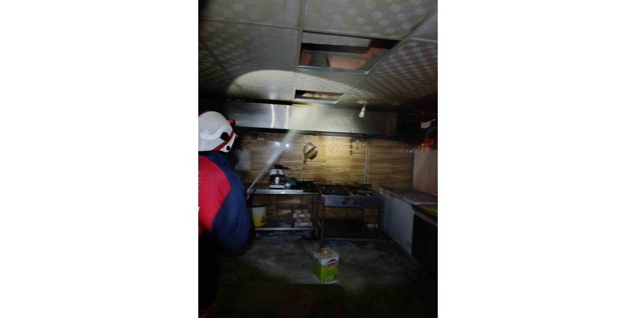 Özalp’ta iş yeri yangını