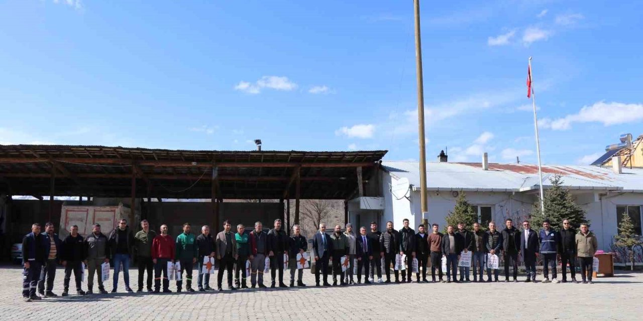 Başkan Çelebi personelle bayramlaştı