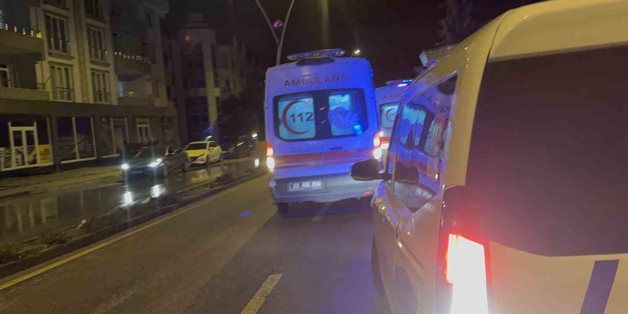 Asansörde mahsur kaldılar, eve gelince hastanelik oldular