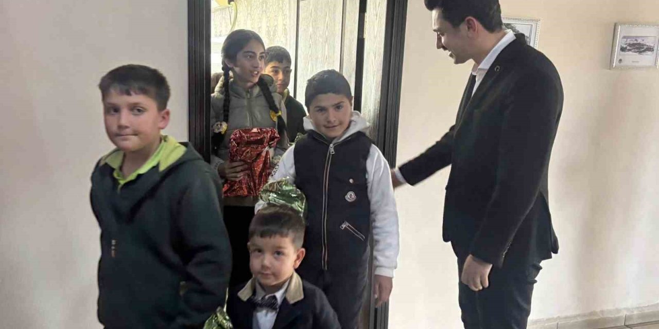 Susuz’da öğrencilerden kaymakama anlamlı ziyaret