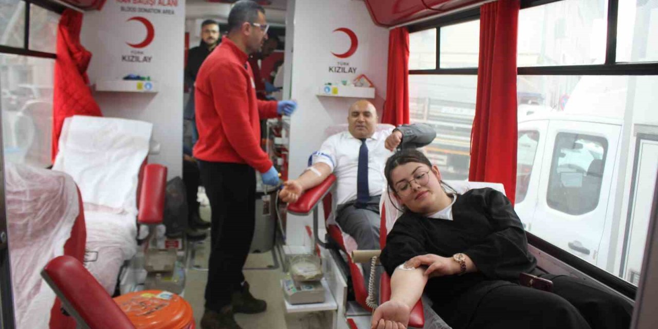 Malazgirt’te kan bağışı kampanyasına yoğun ilgi