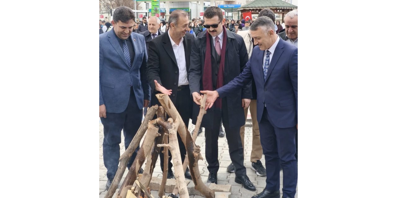 Patnos’ta baharın coşkusu: Nevruz ateşi birlik için yandı