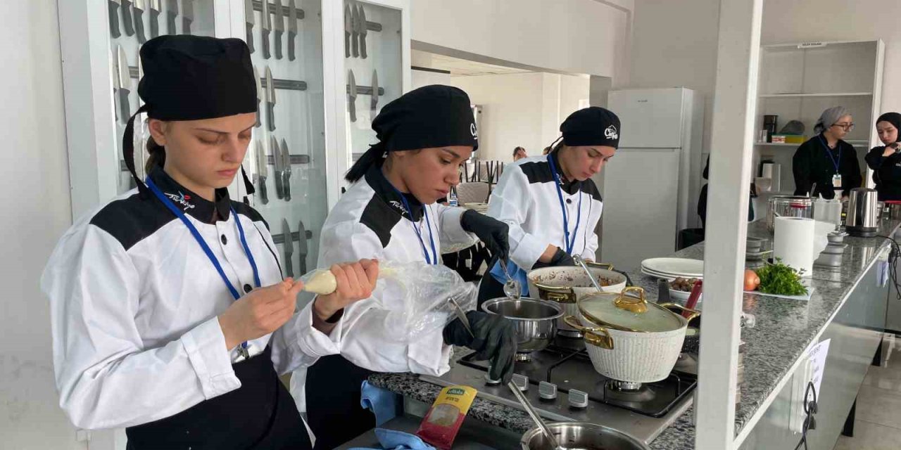 Tatvan’da "2. Uluslararası Gastronomi Yarışması" düzenlendi