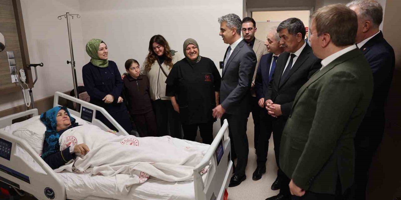 Vali Aydoğdu’dan hastalara ziyaret